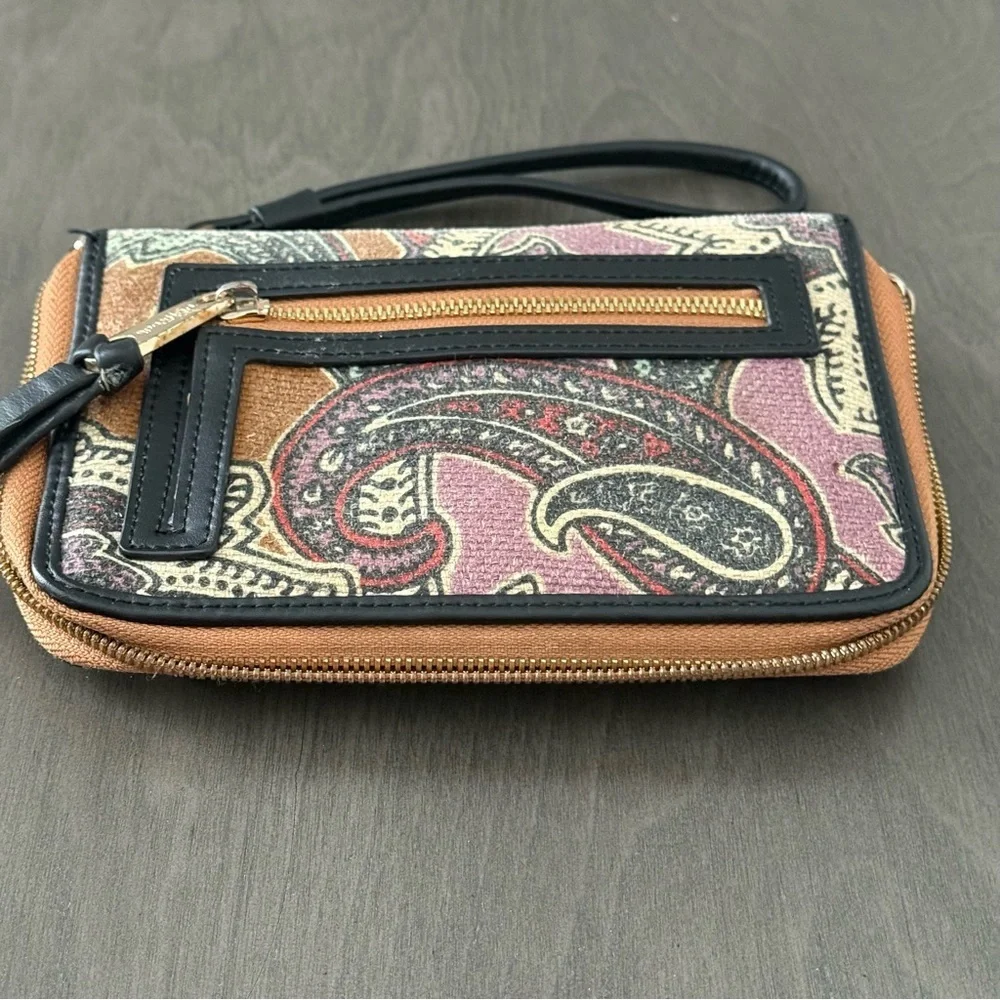 Spartina Black and Brown Women's Wristlet Wallet Cellphone Pocket